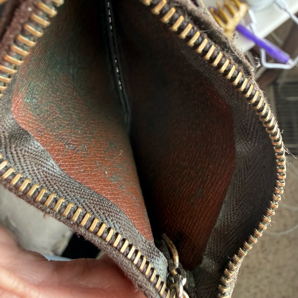 Louis Vuitton Monogram Pochette Cles Coin Purae - Picture 7 of 7